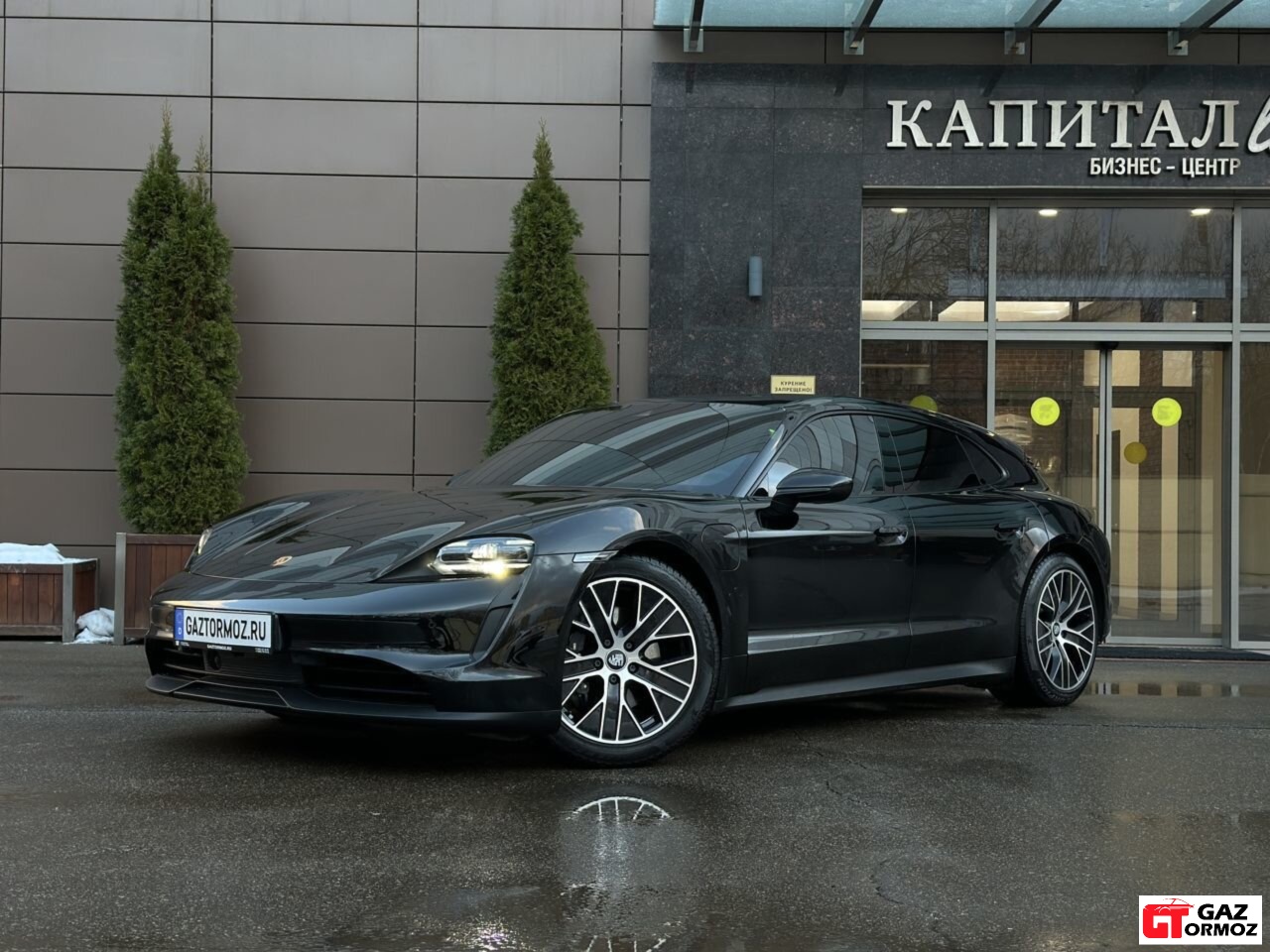 Купить Porsche Taycan Sport Turismo по цене 8 990 000 ₽ в Москве